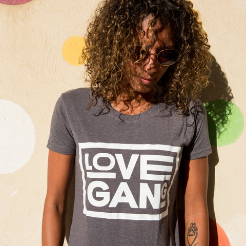 Recycled clothing, recycled polyester, ethical clothing, sustainable clothing,  vegan clothing, save the planet, vegan, vegan slogan, love gang store, love gang. vegan tee, vegan slogan tee.  maglietta vegana etica sostenibile: camiseta  vegano ético y sostenible. Vegan gift ideas. sustainable gift. 